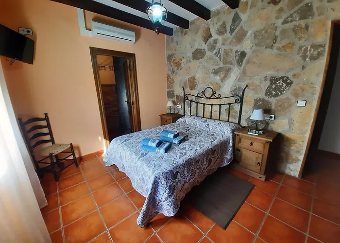 El Cano De Abajo * Альдеануэва-дель-Камино